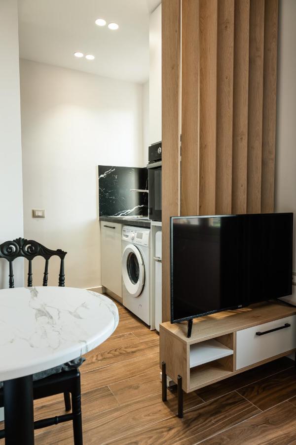 Cozy And Chic Studio Apartment Tiranë Luaran gambar