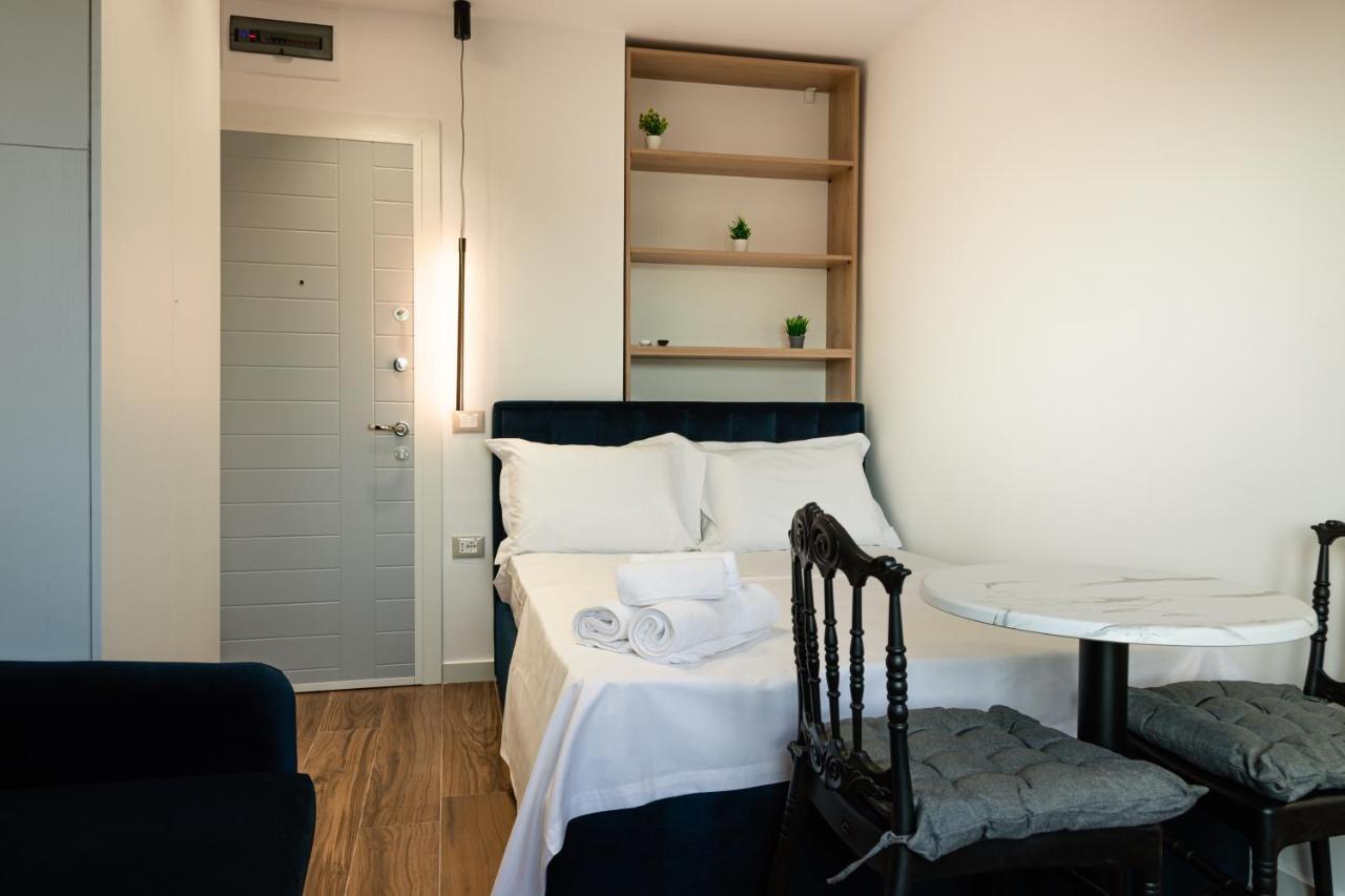 Cozy And Chic Studio Apartment Tiranë Luaran gambar